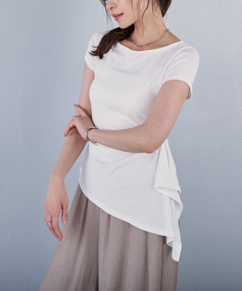 murea(ミュレア)の「ラウンドネックサイドドレープ半袖Tシャツ(Tシャツ/カットソー・レディース・ブラック/ベージュ/ホワイト/チャコール・FREE)」の7枚目の写真
