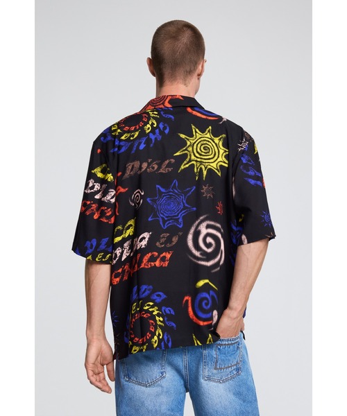Desigual（デシグアル）の「コズミック マルチカラー 総柄 半袖シャツ【2026秋冬新作】（シャツ/ブラウス・メンズ・ブルー・S/L/M）」の4枚目の写真