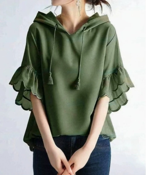 CHUL(チュル)の「フリルスリーブシアーパーカープルオーバー(パーカー・レディース・グリーン/グレー/ベージュ・SMALL/LARGE/MEDIUM)」の3枚目の写真