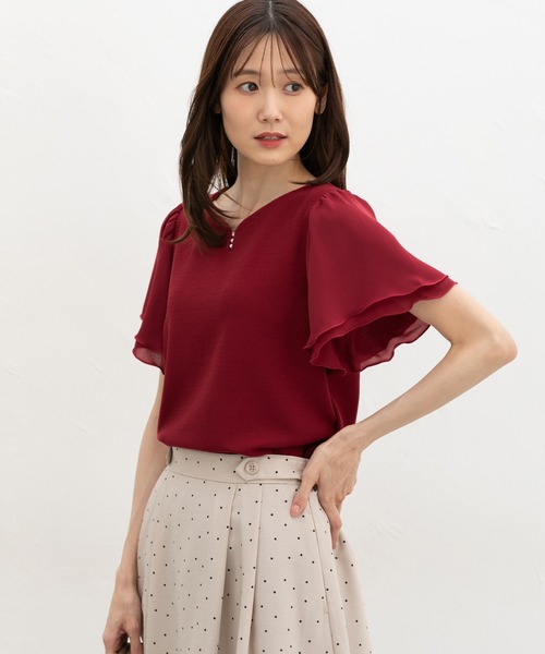 Honeys(ハニーズ)の「パール付トップス(Tシャツ/カットソー・レディース・レッド/サックスブルー/アイボリー/ブラック・3L/L/LL/M/S)」の4枚目の写真