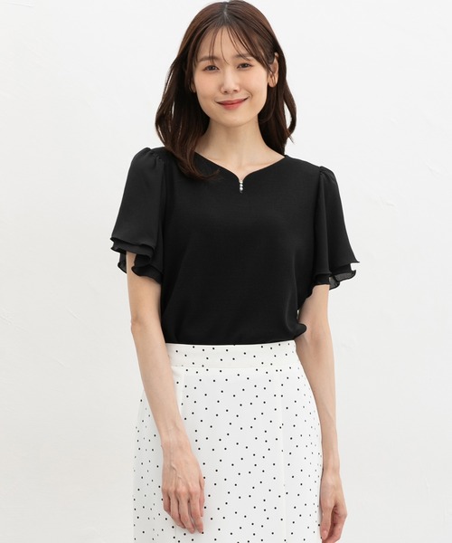Honeys(ハニーズ)の「パール付トップス(Tシャツ/カットソー・レディース・レッド/サックスブルー/アイボリー/ブラック・3L/L/LL/M/S)」の2枚目の写真