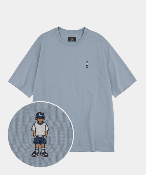 LETTERCOMO（レテルコモ）の「レターボーイエンブロイダリー半袖Tシャツミストブルー（Tシャツ/カットソー・メンズ・スカイブルー・MEDIUM/LARGE）」の2枚目の写真