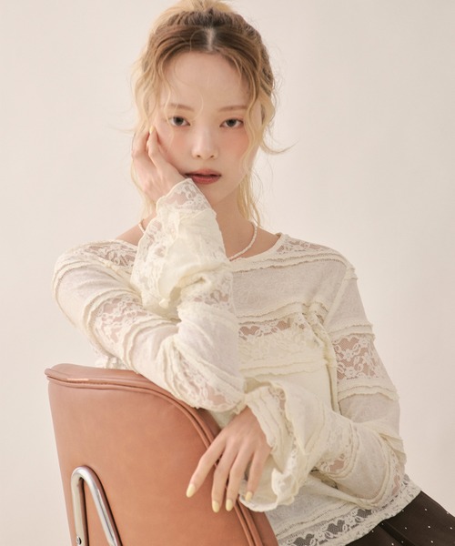 loin nuit(ロワンニュイ)の「bell sleeve lace tops / ベルスリーブレーストップス(Tシャツ/カットソー・レディース・ブラック/ホワイト系その他2/グリーン/アイボリー/ホワイト系その他・FREE)」の9枚目の写真