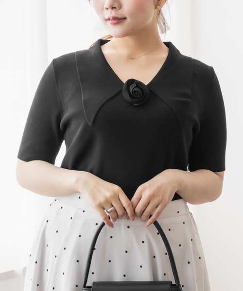 CLETTE(クレット)の「ローズモチーフ襟付きニット(ニット/セーター・レディース・ワイン/サックスブルー/ブラック・3L/LL/4L)」の2枚目の写真