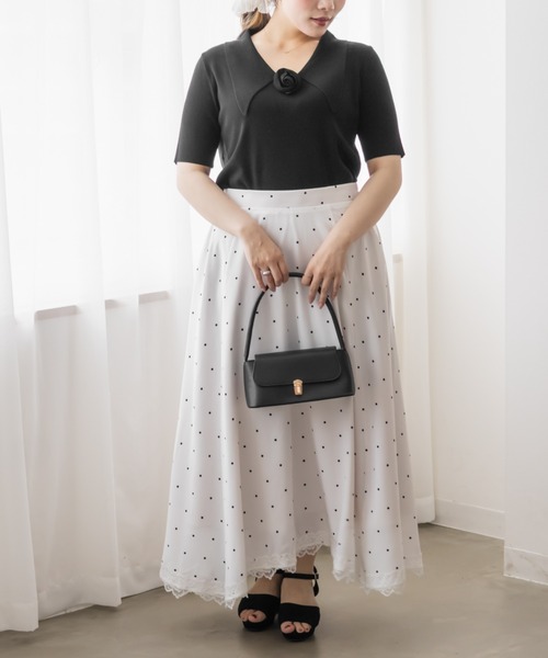 CLETTE(クレット)の「ローズモチーフ襟付きニット(ニット/セーター・レディース・ワイン/サックスブルー/ブラック・3L/LL/4L)」の7枚目の写真