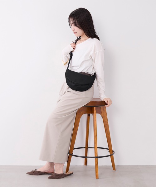 VIOLAd'ORO(ヴィオラドーロ)の「【VIOLAd'ORO】ナイロンボディバッグ-BIANCA Nylon bag(ボディバッグ/ウエストポーチ・レディース・ブラック・FREE)」の7枚目の写真