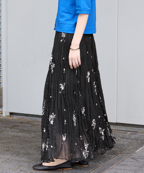 SLOBE IENA（スローブイエナ）の「《WEB限定カラーあり》エンブロイダリーワッシャープリーツスカート（スカート・レディース・ブラック系その他/ブラウン/ブラック・FREE）」の20枚目の写真