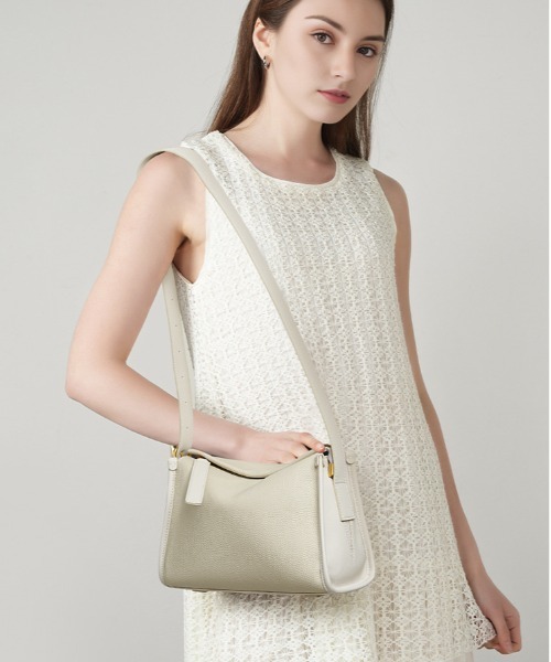 NiiNa(ニーナ)の「【 NiiNa / ニーナ 】高品質レザーソフトトートバッグ(ナチュラルフォルム)(トートバッグ・レディース・グリーン・FREE)」の5枚目の写真