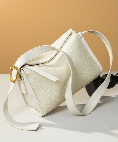 NiiNa(ニーナ)の「【 NiiNa / ニーナ 】高品質レザーソフトトートバッグ(ナチュラルフォルム)(トートバッグ・レディース・グリーン・FREE)」の6枚目の写真