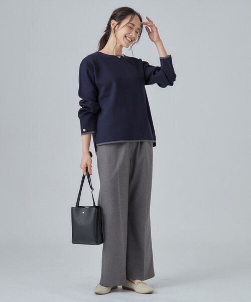 SHOO・LA・RUE（シューラルー）の「【洗濯機可/S-LL】抜け感ある着こなしに 金ボタン付き スポンディッシュ クルーネックニット（ニット/セーター・レディース・ネイビー/ブラック系2/オフホワイト/レッド系1/アイボリー系2・01/04/03/02）」の7枚目の写真