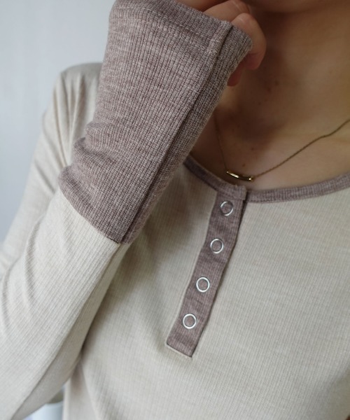 CORNERS(コーナーズ)の「メランジリブヘンリーネックバイカラートップス(Tシャツ/カットソー・レディース・ベージュ系その他/ブラウン/ブラック・M)」の4枚目の写真