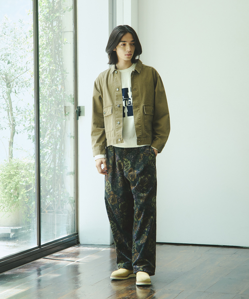 JOURNAL STANDARD(ジャーナルスタンダード)の「バイアスカット フラワー オーバー パンツ(スラックス・メンズ・ネイビー/グリーン・SMALL/MEDIUM/LARGE)」の3枚目の写真