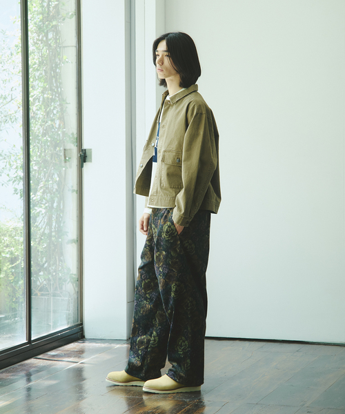 JOURNAL STANDARD(ジャーナルスタンダード)の「バイアスカット フラワー オーバー パンツ(スラックス・メンズ・ネイビー/グリーン・SMALL/MEDIUM/LARGE)」の4枚目の写真
