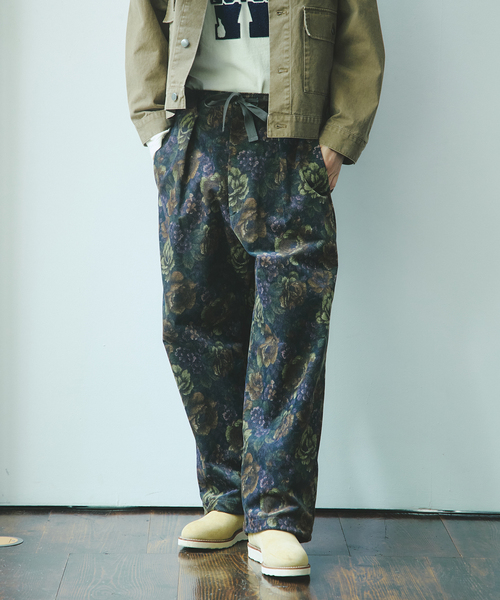 JOURNAL STANDARD(ジャーナルスタンダード)の「バイアスカット フラワー オーバー パンツ(スラックス・メンズ・ネイビー/グリーン・SMALL/MEDIUM/LARGE)」の5枚目の写真
