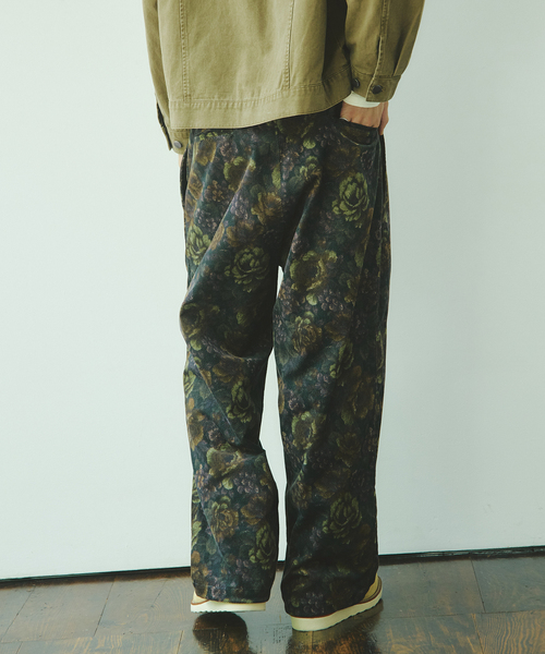 JOURNAL STANDARD(ジャーナルスタンダード)の「バイアスカット フラワー オーバー パンツ(スラックス・メンズ・ネイビー/グリーン・SMALL/MEDIUM/LARGE)」の7枚目の写真