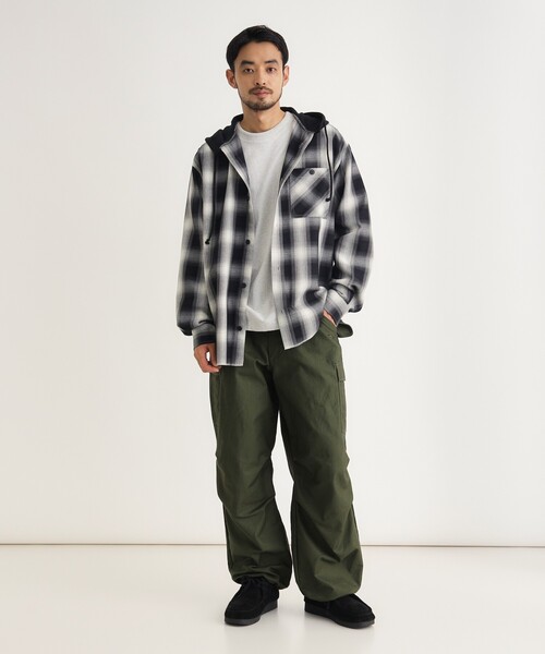 BACK NUMBER(バックナンバー)の「フード付きオンブレチェックシャツ(シャツ/ブラウス・メンズ・ブラック系1/ベージュ系1/ブルー系1・03/04/05/06)」の8枚目の写真