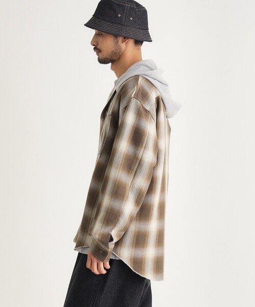 BACK NUMBER(バックナンバー)の「フード付きオンブレチェックシャツ(シャツ/ブラウス・メンズ・ブラック系1/ベージュ系1/ブルー系1・03/04/05/06)」の10枚目の写真