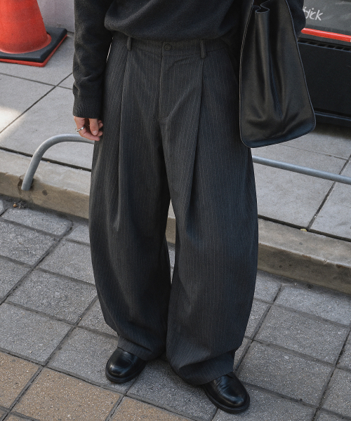 ANOLORCODE(アノローコード)の「ハーフゴムストライプスラックス(チャコール)(スラックス・レディース・その他・SMALL/MEDIUM/LARGE)」の1枚目の写真