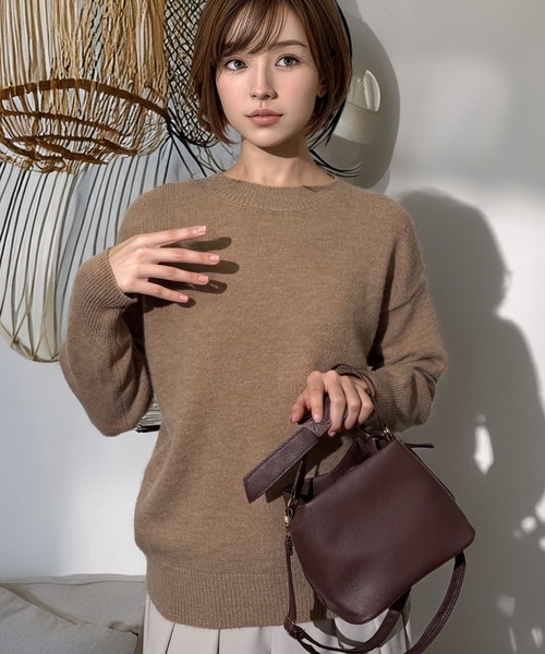 Chandelier(シャンデリア)の「あざと可愛い なめらかタッチ モックネックニット プルオーバー セーター(ニット/セーター・レディース・ブラック/インディゴブルー/ベージュ/ライトブラウン/アイボリー/マルーン・FREE)」の1枚目の写真