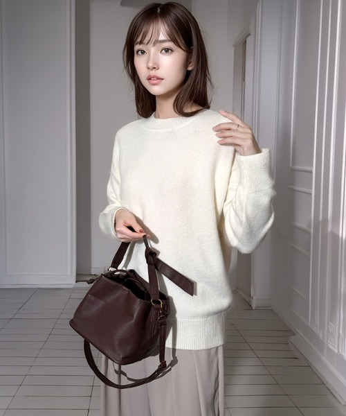 Chandelier(シャンデリア)の「あざと可愛い なめらかタッチ モックネックニット プルオーバー セーター(ニット/セーター・レディース・ブラック/インディゴブルー/ベージュ/ライトブラウン/アイボリー/マルーン・FREE)」の11枚目の写真