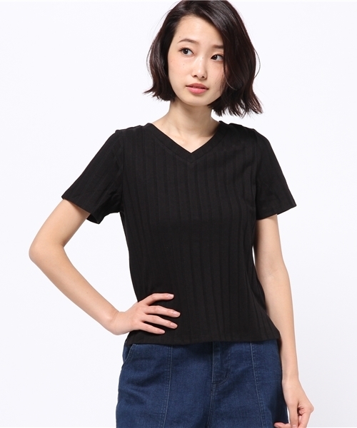 WEGO（ウィゴー）の「WEGO/ワイドリブVネックTシャツ（Tシャツ/カットソー・レディース・イエロー/ブラック/パープル/ホワイト・FREE）」の3枚目の写真