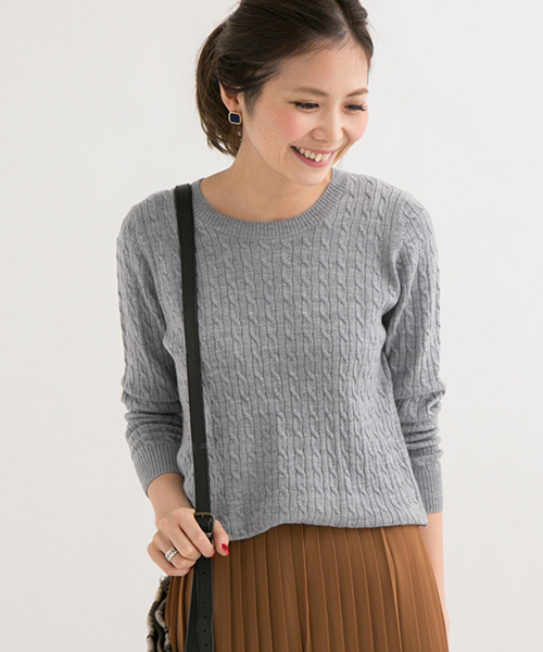 URBAN RESEARCH Sonny Label(アーバンリサーチサニーレーベル)の「Sonny Label ウォッシャブルウールケーブルプルオーバー(ニット/セーター・レディース・テラコッタ/ベージュ/ネイビー/ブラウン系その他/グレー・FREE)」の2枚目の写真