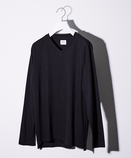 STUDIOUS(ステュディオス)の「【ZOZO限定】STUDIOUS シルキータッチVネックロンT - made in japan - (Tシャツ/カットソー・メンズ・ブルー/ホワイト/ブラック/ワイン/イエロー・3/2/1)」の1枚目の写真