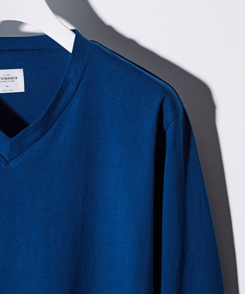 STUDIOUS(ステュディオス)の「【ZOZO限定】STUDIOUS シルキータッチVネックロンT - made in japan - (Tシャツ/カットソー・メンズ・ブルー/ホワイト/ブラック/ワイン/イエロー・3/2/1)」の13枚目の写真