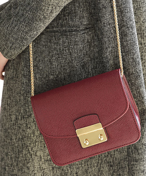 marjour（マージュール）の「ECO LEATHER POCHETTE（ショルダーバッグ・レディース・グレー/ホワイト/ピンク/キャメル/ワイン・ﾌﾘ-）」の5枚目の写真