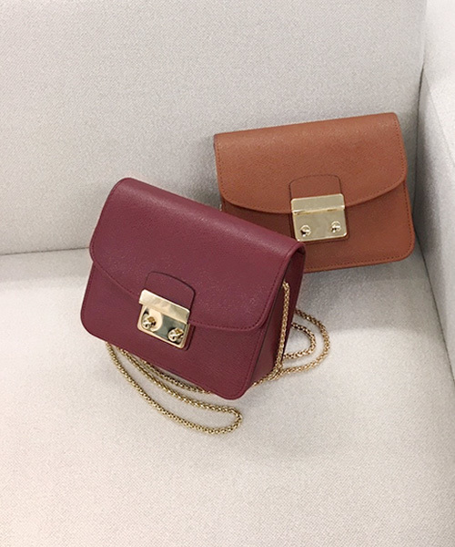 marjour（マージュール）の「ECO LEATHER POCHETTE（ショルダーバッグ・レディース・グレー/ホワイト/ピンク/キャメル/ワイン・ﾌﾘ-）」の20枚目の写真