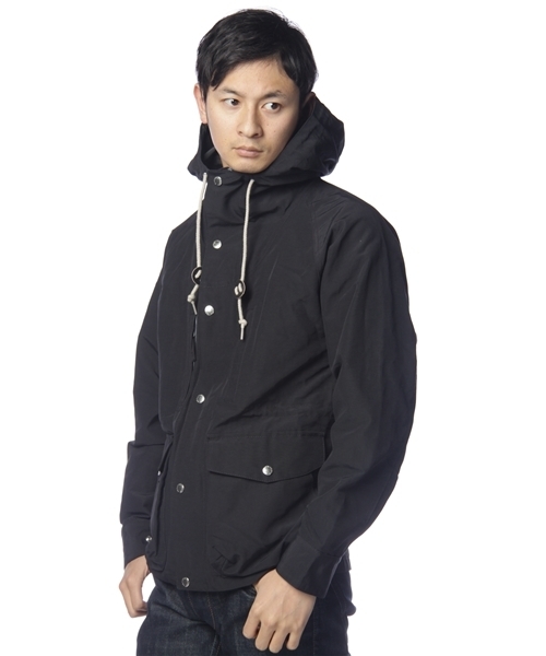 新品　ユナイテッドアローズ　英国　防水透湿素材　マウンテンパーカー　レインコート UNITED ARROWS ブラック マウンテンパーカー 新品 ユナイテッド