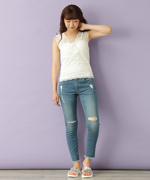 Honeys（ハニーズ）の「カップ付き レースビスチェ（タンクトップ・レディース・オフホワイト/ブラック・M/L）」の11枚目の写真