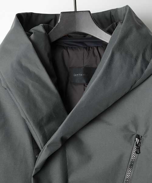 junhashimoto（ジュンハシモト）の「HOODED WRAP DOWN COAT（ダウン