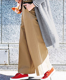 秀逸シルエットのすっきりワイドパンツ