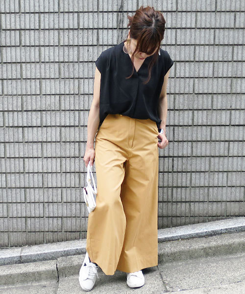 GeeRA(ジーラ)の「秀逸シルエットのすっきりワイドパンツ(その他パンツ・レディース・ベージュ系その他・64/70/67)」の11枚目の写真