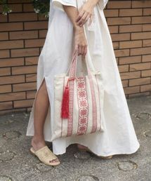 Casselini(キャセリーニ)の「刺繍トート(トートバッグ)」