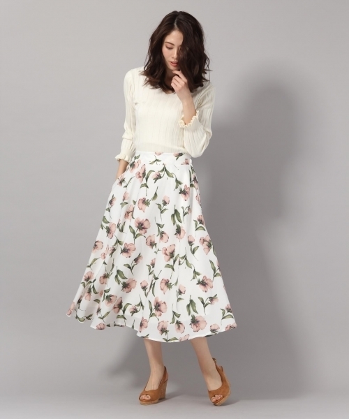 Andemiu（アンデミュウ）の「フラワーサーキュラースカート790799（スカート・レディース・ホワイト/ネイビー/グリーン・FREE）」の4枚目の写真