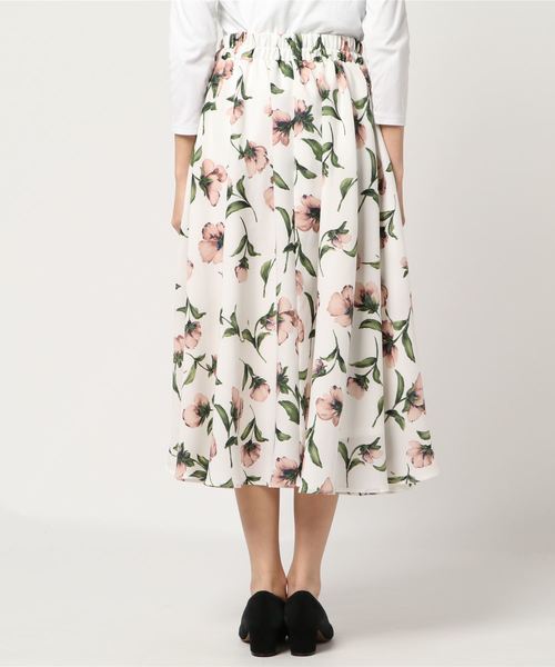 Andemiu（アンデミュウ）の「フラワーサーキュラースカート790799（スカート・レディース・ホワイト/ネイビー/グリーン・FREE）」の8枚目の写真