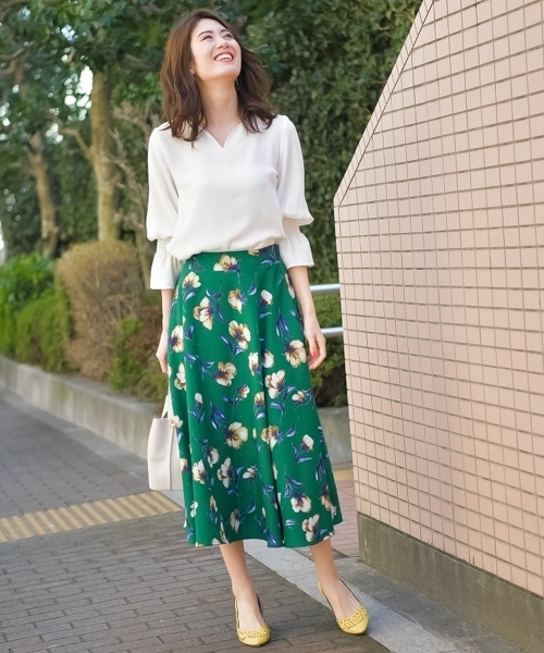 Andemiu（アンデミュウ）の「フラワーサーキュラースカート790799（スカート・レディース・ホワイト/ネイビー/グリーン・FREE）」の18枚目の写真