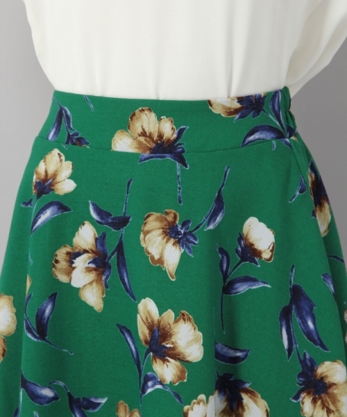 Andemiu（アンデミュウ）の「フラワーサーキュラースカート790799（スカート・レディース・ホワイト/ネイビー/グリーン・FREE）」の13枚目の写真