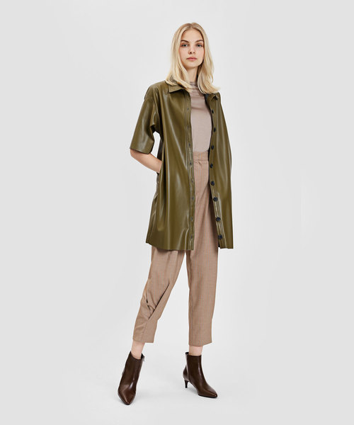 CHARLES & KEITH(チャールズ & キース)の「スクリュースタッズディーテルアンクルブーツ / SCREW STUD DETAIL ANKLE BOOTS(ブーツ・レディース・ホワイト/ブラック/ブラウン・23cm/23.5cm/24.5cm/22.5cm/25cm/25.5cm)」の20枚目の写真