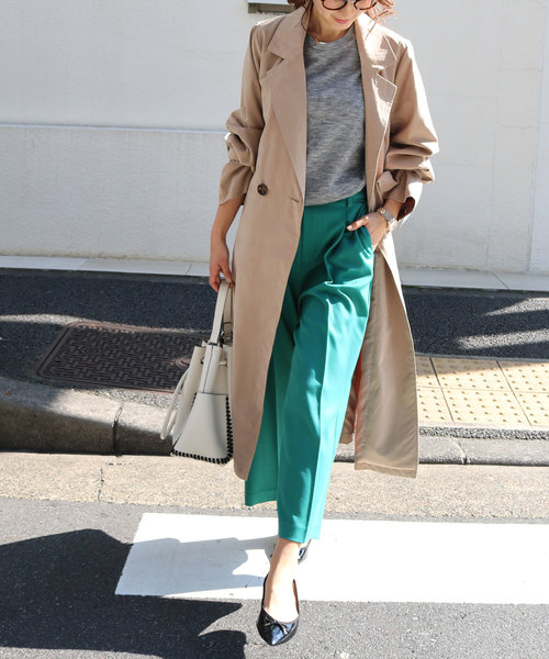 andme(アンドミー)の「きれいめツイル美脚クロップド丈タックワイドパンツ(スラックス・レディース・チャコールグレー/ブラック/ネイビー/オフホワイト/オレンジ系その他/ベージュ系その他/ピンク系その他/ラベンダー/イエロー/フューシャピンク/マスタード/バイオレット/グリーン系その他/グレー系その他/ダークカーキ/モカ/ベージュ系その他2/テラコッタ/ライトカーキ/ブルー/ベージュ系その他3・S/M/L)」の12枚目の写真