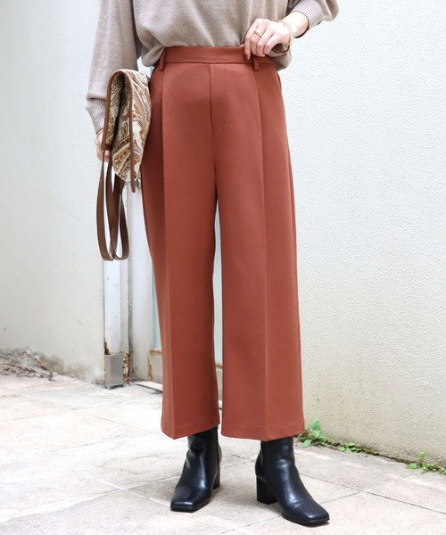 andme(アンドミー)の「きれいめツイル美脚クロップド丈タックワイドパンツ(スラックス・レディース・チャコールグレー/ブラック/ネイビー/オフホワイト/オレンジ系その他/ベージュ系その他/ピンク系その他/ラベンダー/イエロー/フューシャピンク/マスタード/バイオレット/グリーン系その他/グレー系その他/ダークカーキ/モカ/ベージュ系その他2/テラコッタ/ライトカーキ/ブルー/ベージュ系その他3・S/M/L)」の7枚目の写真