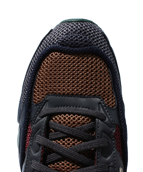 International Gallery BEAMS(インターナショナルギャラリービームス)の「□adidas by RAF SIMONS / RAF SIMONS OZWEEGO2 ARS-8(その他シューズ・メンズ・オレンジ・26/26.5/27/27.5/28)」の4枚目の写真