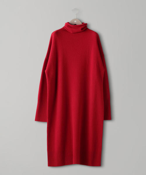 UNITED ARROWS（ユナイテッドアローズ）の「SFL  タートルネック ロング ニットワンピース†（ワンピース・レディース・ダークブラウン/レッド/ブラック/グレー/ベージュ/ネイビー・FREE）」の7枚目の写真