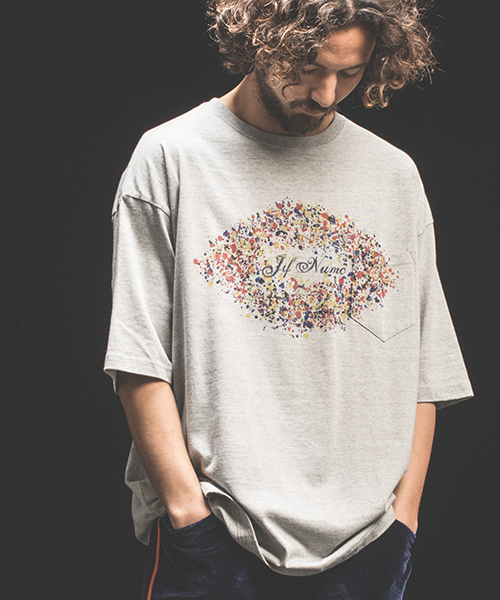 Jih Nunc（ジーヌンク）の「mt5703-ビッグシルエットプリントTシャツ -COLOR PAINT LOGO-（Tシャツ/カットソー・メンズ・ホワイト/グレー・M/L）」の2枚目の写真