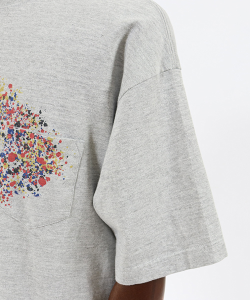 Jih Nunc（ジーヌンク）の「mt5703-ビッグシルエットプリントTシャツ -COLOR PAINT LOGO-（Tシャツ/カットソー・メンズ・ホワイト/グレー・M/L）」の4枚目の写真