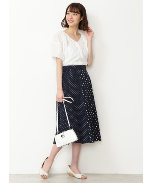 NATURAL BEAUTY BASIC（ナチュラルビューティーベーシック）の「【CanCam 5月号掲載】手洗い可能/ミックスドットプリントスカート（スカート・レディース・ブラウン系その他/ブルー系その他6・SMALL/MEDIUM）」の4枚目の写真