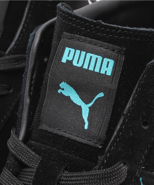PUMA（プーマ）の「スウェードミッドクラシック＋トロピカリア (UNISEX) - Sport Classics - SUEDE（スニーカー・メンズ・ブラック/グレー・23cm/27.5cm/28cm/24.5cm/27cm/29cm/28.5cm/22.5cm/31cm/23.5cm/26.5cm/30cm/24cm/25.5cm/25cm/26cm）」の4枚目の写真