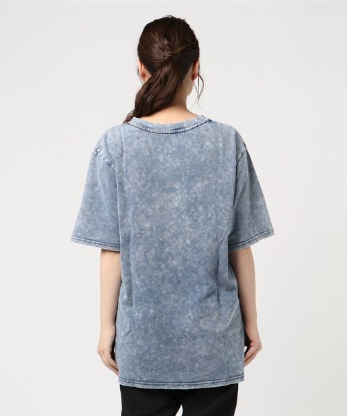 VENCEEXCHANGE(ヴァンスエクスチェンジ)の「デニム*タイダイビッグTシャツ(Tシャツ/カットソー・レディース・ライトブルー/ブルー・FREE)」の4枚目の写真